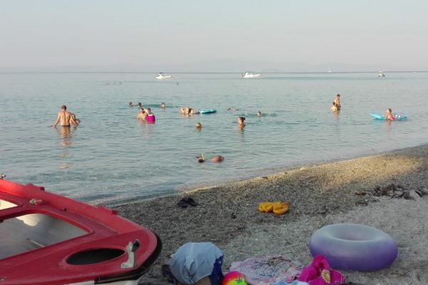 Beach with crystal waters - 30m from Theramvos Polychrono