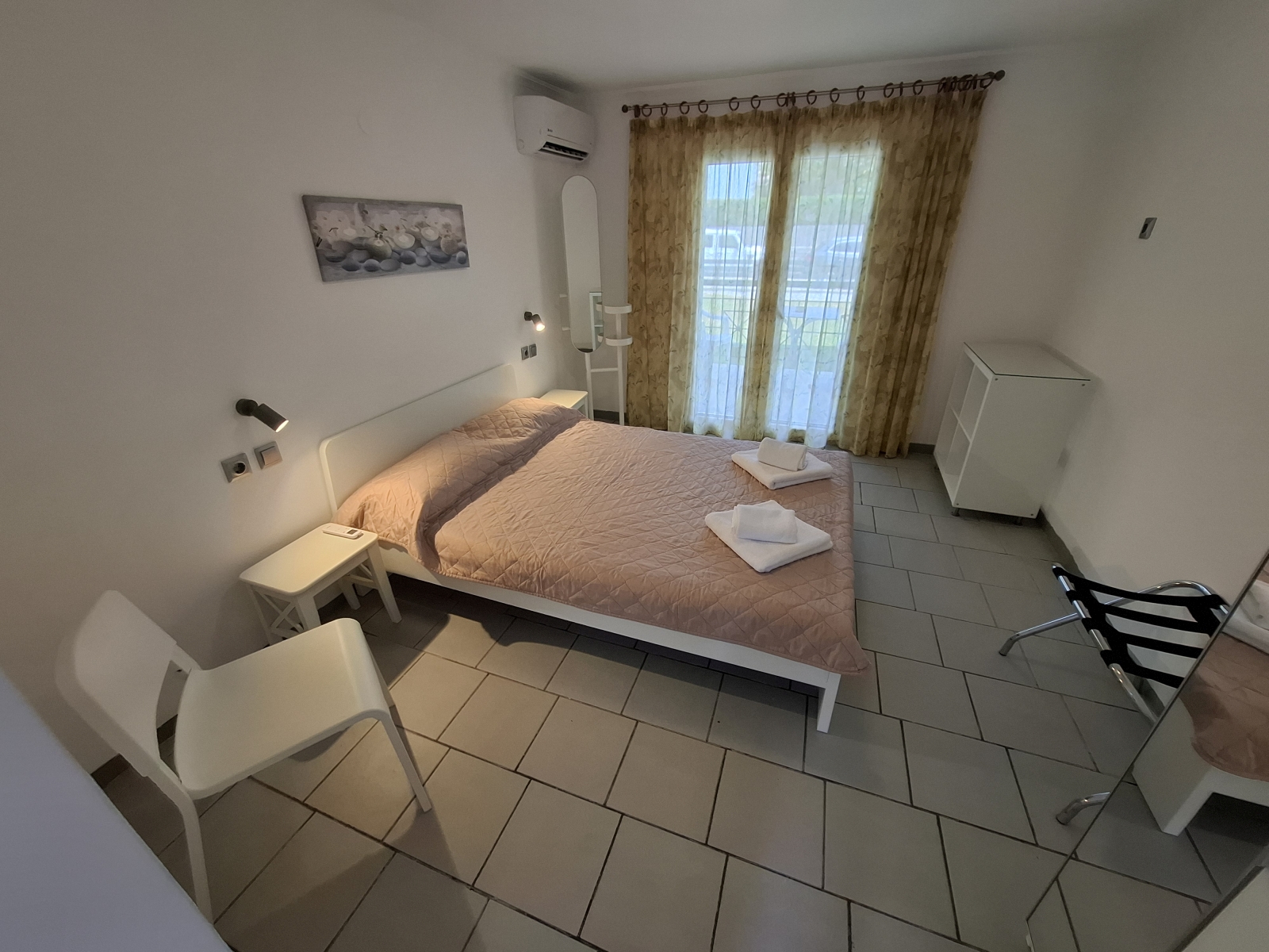 Cozy studio living area at Theramvos - Polychrono Kassandra accommodation