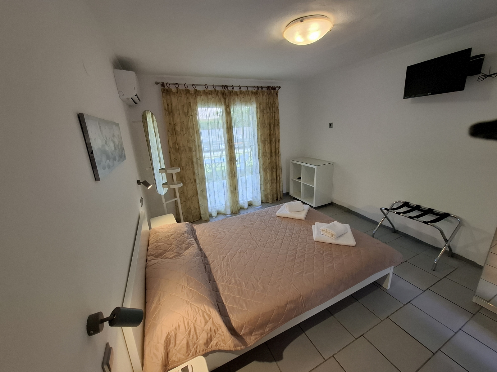 Fully equipped kitchenette in ground floor studio - Theramvos Studios Halkidiki