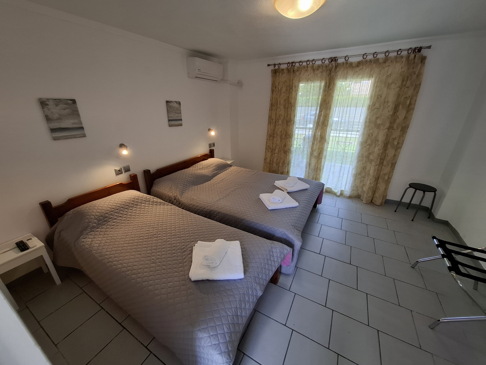 Renovated ground floor studio interior - Theramvos Studios Polychrono Halkidiki